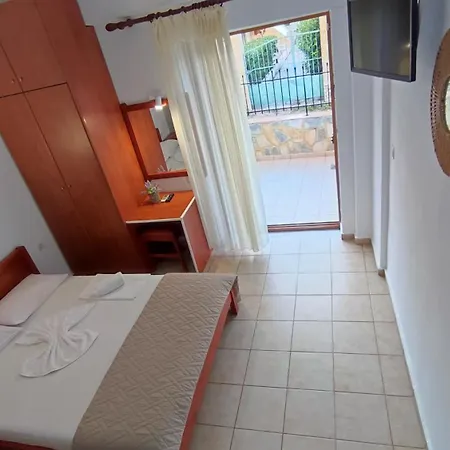 Christina Sea Side B Aparthotel Hanioti