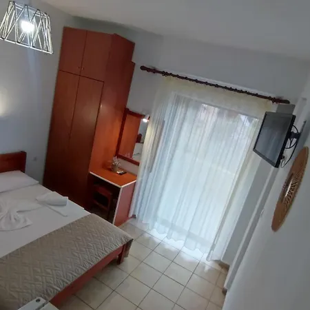 Christina Sea Side B Aparthotel Hanioti