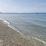 Christina Sea Side B شقة فندقية