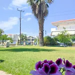 Christina Sea Side B شقة فندقية