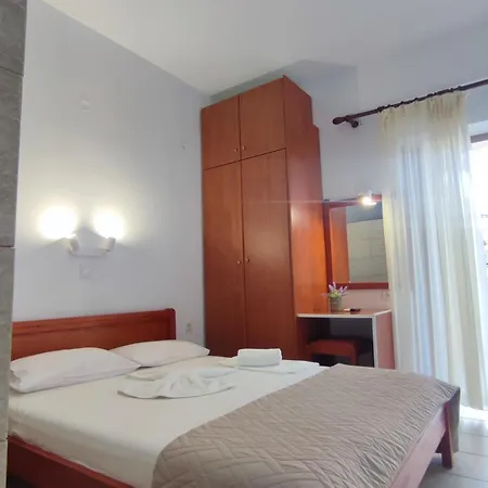 Christina Sea Side B Aparthotel 3*