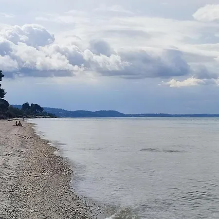 Christina Sea Side B Апарт-отель 3*