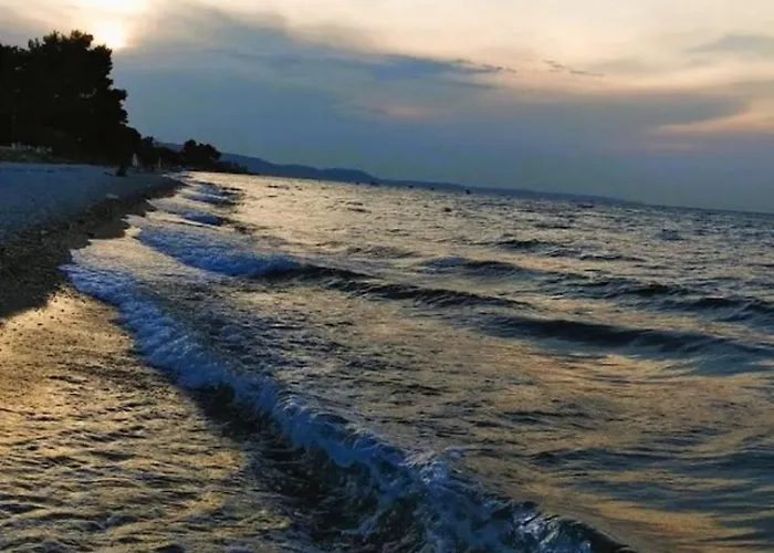 Christina Sea Side B מלון דירות 3*